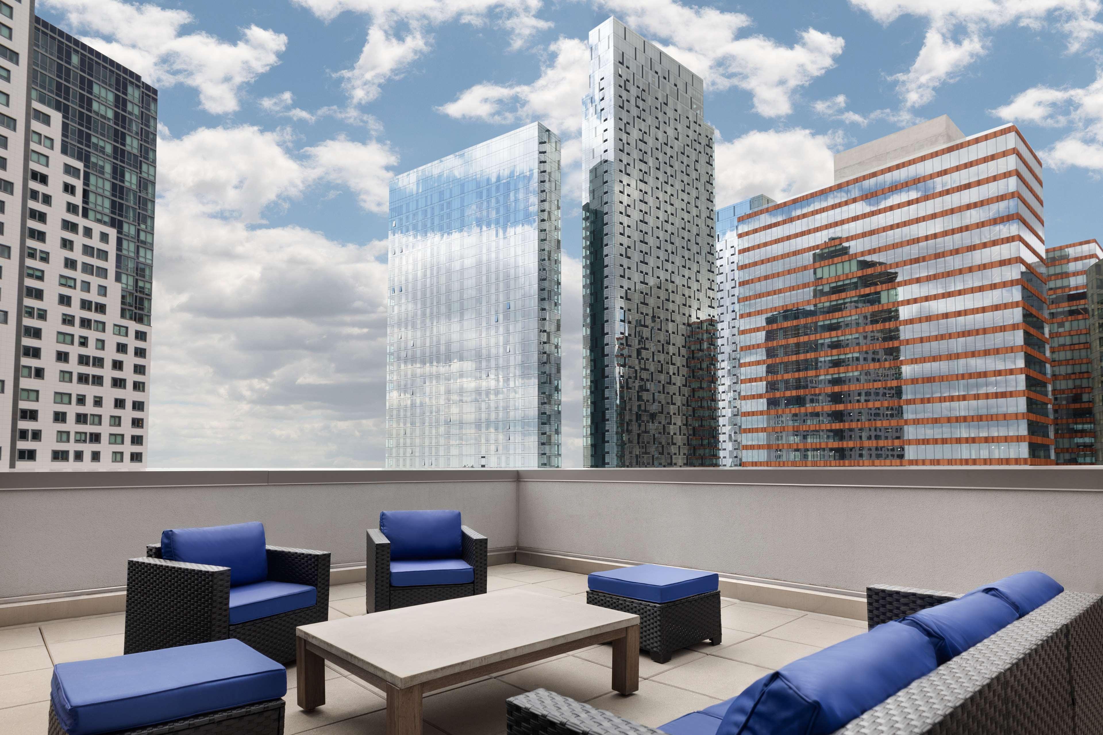 Hilton Garden Inn Long Island City New York Exterior foto